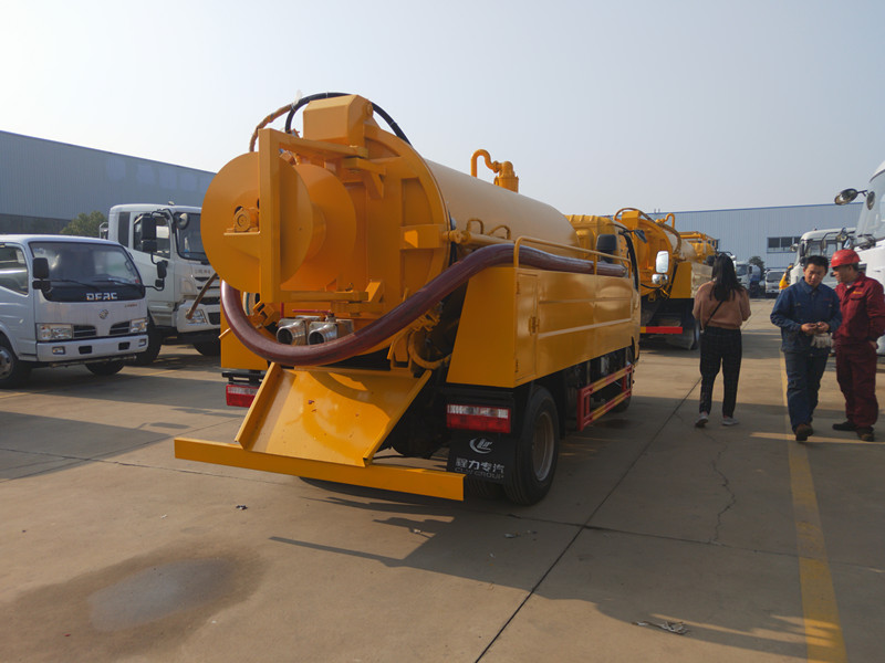 多利卡5方清洗吸污車吸污-小型吸污車 多利卡5方清洗吸污車吸污-小型吸污車