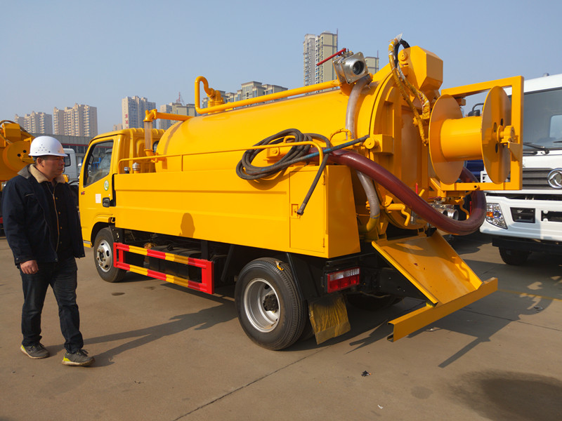 多利卡5方清洗吸污車吸污-小型吸污車 多利卡5方清洗吸污車吸污-小型吸污車