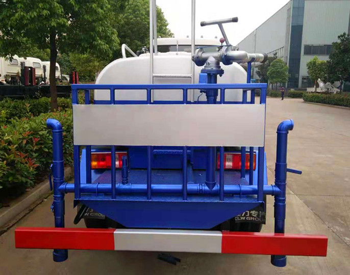 程力環(huán)衛(wèi)灑水車(chē)廠家 程力環(huán)衛(wèi)灑水車(chē)廠家
