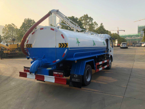 東風福瑞卡吸糞車-8立方吸糞車 東風福瑞卡吸糞車-8立方吸糞車