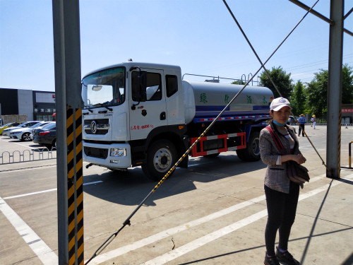 多功能灑水車報價 多功能灑水車報價