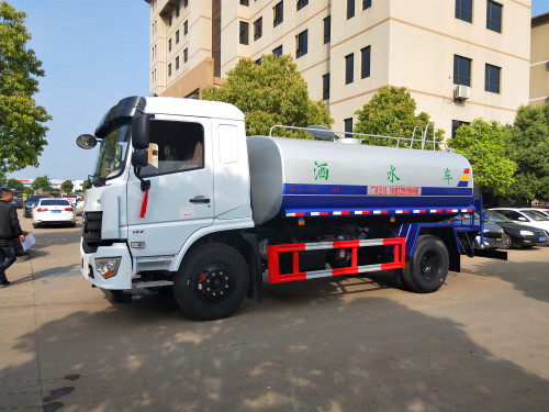 灑水車那里有賣的 灑水車那里有賣的