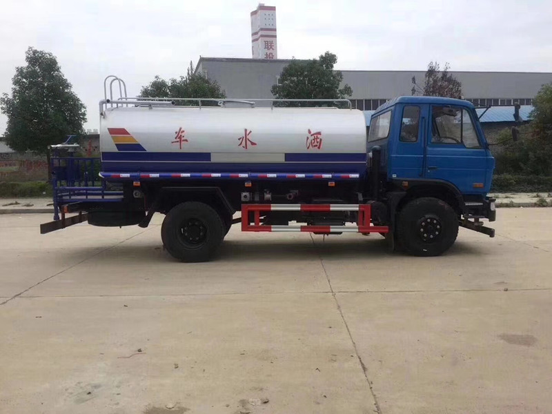 東風(fēng)145灑水車12噸圖片展示 東風(fēng)145灑水車12噸圖片展示