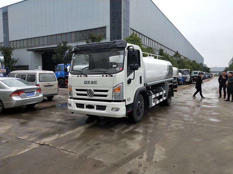 東風10噸灑水車 東風10噸灑水車
