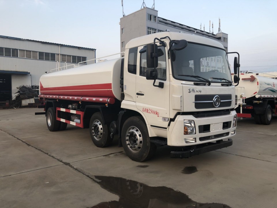 高速專用的東風(fēng)灑水車全面上市-東風(fēng)后雙橋?yàn)⑺? alt=