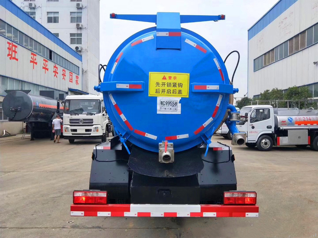 東風(fēng)國(guó)六5-7方吸污車-5噸吸污車 東風(fēng)國(guó)六5-7方吸污車-5噸吸污車