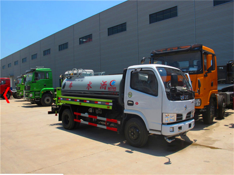 湖北程力5噸灑水車!昨天又一臺5噸灑水車交付廣東客戶 湖北程力5噸灑水車!昨天又一臺5噸灑水車交付廣東客戶