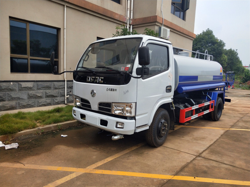 德州灑水車(chē)銷(xiāo)售-德州灑水車(chē)價(jià)格報(bào)價(jià)-湖北程力集團(tuán) 德州灑水車(chē)銷(xiāo)售-德州灑水車(chē)價(jià)格報(bào)價(jià)-湖北程力集團(tuán)