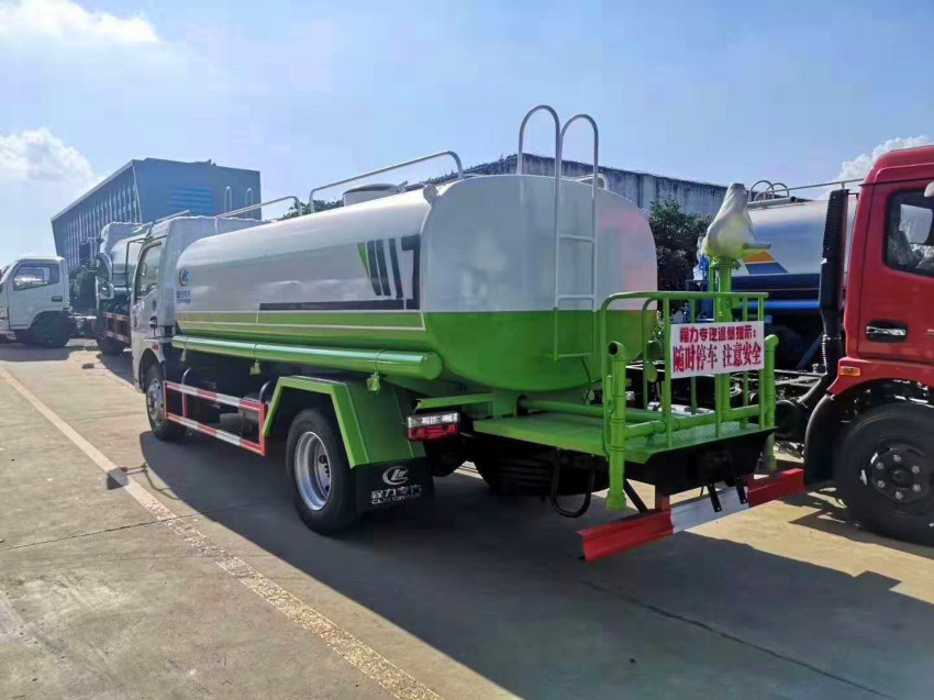 國六8噸灑水車 國六8噸灑水車
