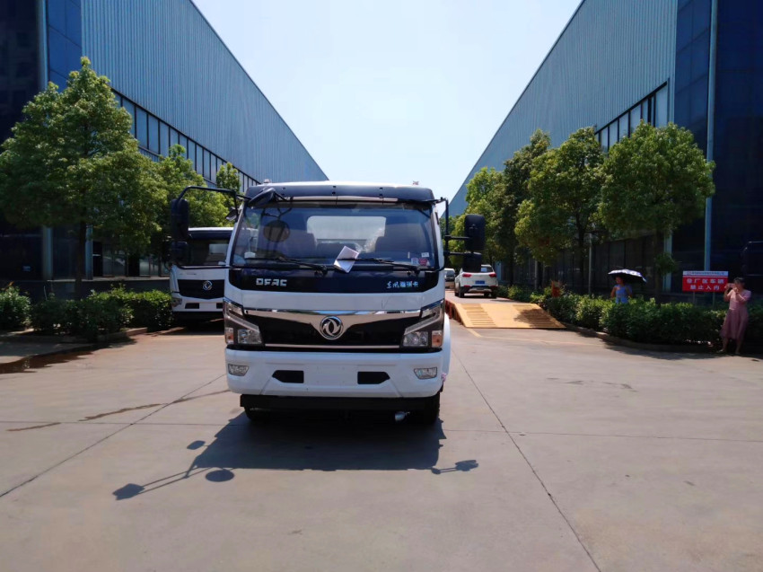 東風(fēng)多利卡8方灑水車帶霧炮_城市綠化灑水車生產(chǎn)廠家 東風(fēng)多利卡8方灑水車帶霧炮_城市綠化灑水車生產(chǎn)廠家