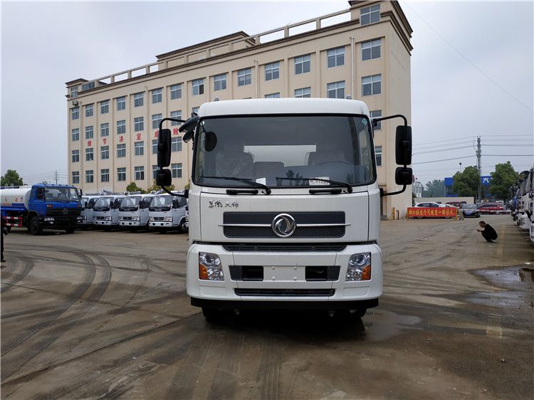 12方14方東風(fēng)天錦灑水車,灑水車經(jīng)典款配置高 12方14方東風(fēng)天錦灑水車,灑水車經(jīng)典款配置高