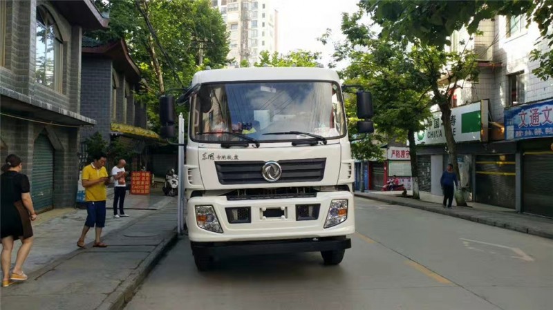 東風(fēng)專底10方壓縮式垃圾車-10立方壓縮式垃圾車 東風(fēng)專底10方壓縮式垃圾車-10立方壓縮式垃圾車