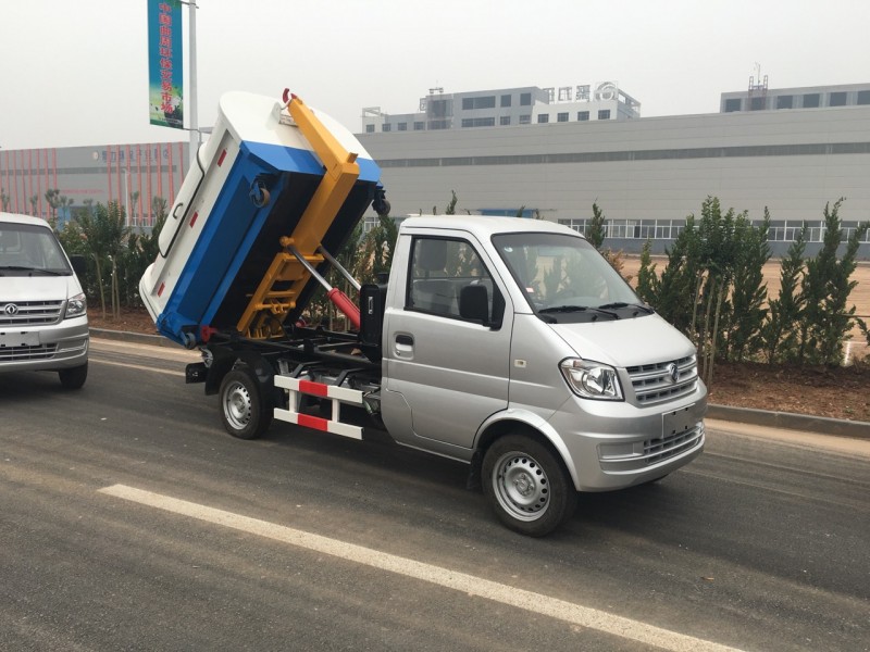 東風(fēng)小康3方鉤臂式垃圾車-2-3方鉤臂式垃圾車 東風(fēng)小康3方鉤臂式垃圾車-2-3方鉤臂式垃圾車