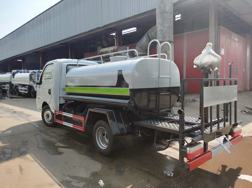 小型灑水車(chē) 小型灑水車(chē)