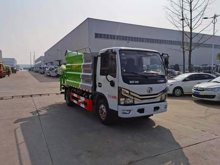 藍(lán)牌灑水車(chē)圖片 藍(lán)牌灑水車(chē)圖片