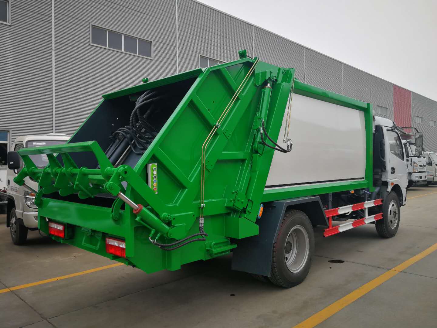 東風福瑞卡8方壓縮垃圾車圖片-東風壓縮垃圾車廠家報價-湖北盈通 東風福瑞卡8方壓縮垃圾車圖片-東風壓縮垃圾車廠家報價-湖北盈通