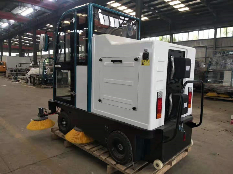 電動掃路車 電動掃路車