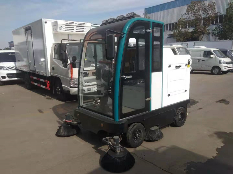 電動掃路車 電動掃路車