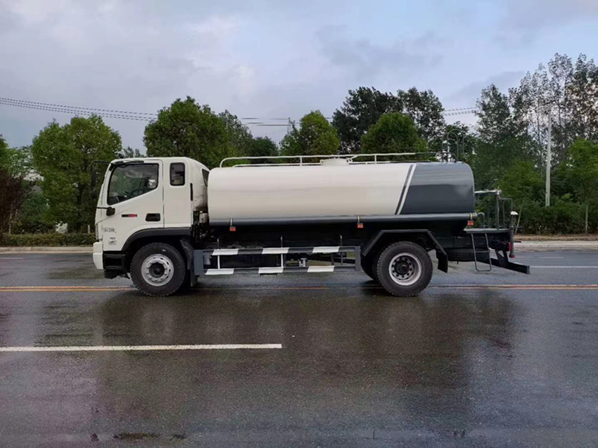 12噸福田霧炮車(chē) 12噸福田霧炮車(chē)