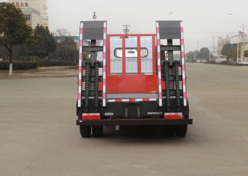 東風牌EQ5041TPB8CD3AC型平板運輸車 東風牌EQ5041TPB8CD3AC型平板運輸車