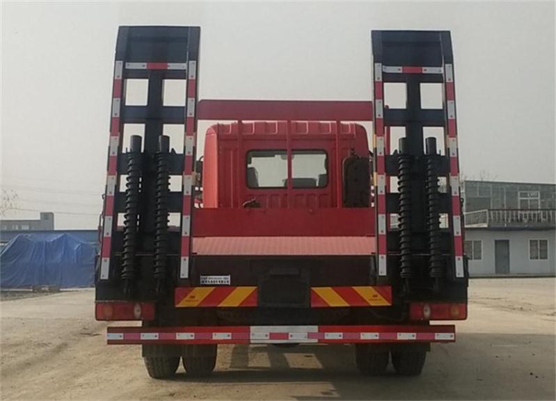 東風牌EQ5160TPBSZ6D型平板運輸車 東風牌EQ5160TPBSZ6D型平板運輸車