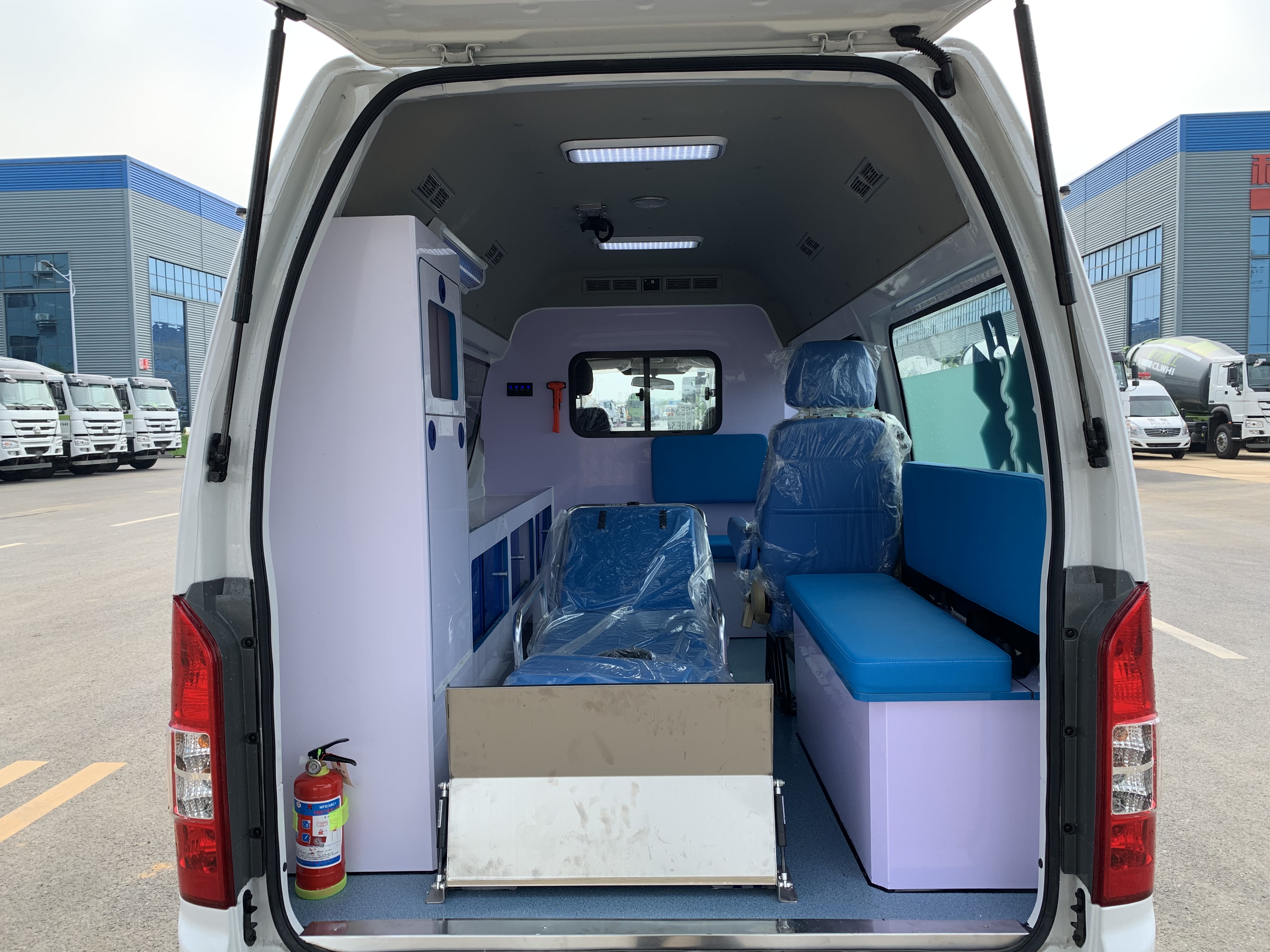 程力重工牌CLH5030XJHB6型救護(hù)車 程力重工牌CLH5030XJHB6型救護(hù)車