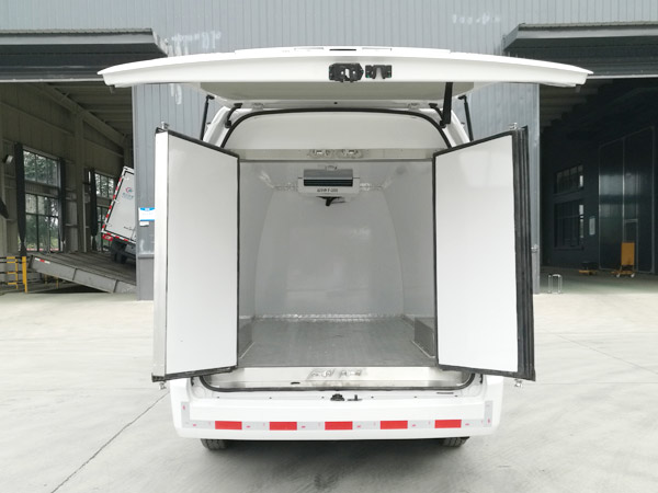 程力威牌CLW5033XLCB6型冷藏車 程力威牌CLW5033XLCB6型冷藏車