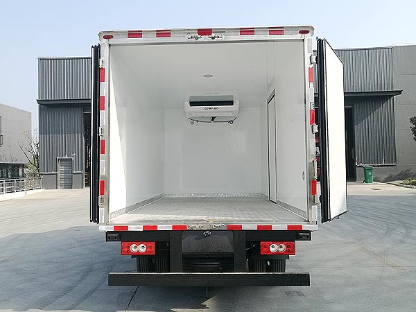 程力威牌CLW5041XLCB6型冷藏車 程力威牌CLW5041XLCB6型冷藏車