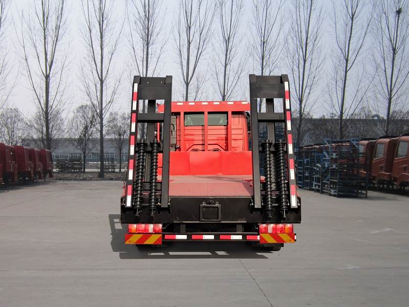 豪沃牌ZZ5187TPBK511JF1型平板運(yùn)輸車 豪沃牌ZZ5187TPBK511JF1型平板運(yùn)輸車