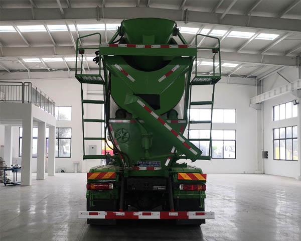 程力牌CL5310GJB6ST型混凝土攪拌運(yùn)輸車 程力牌CL5310GJB6ST型混凝土攪拌運(yùn)輸車