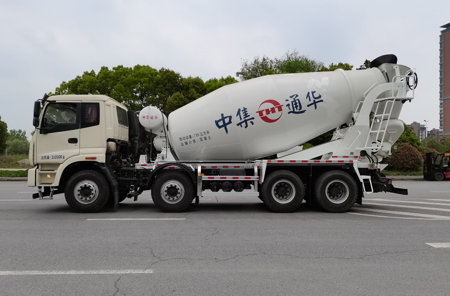 通華牌THT5315GJB15DJ型混凝土攪拌運(yùn)輸車 通華牌THT5315GJB15DJ型混凝土攪拌運(yùn)輸車