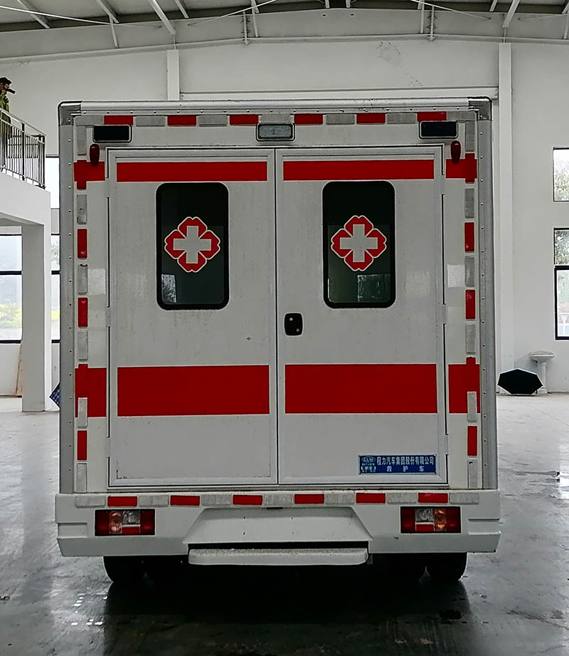 程力牌CL5042XJHS6YS型救護(hù)車 程力牌CL5042XJHS6YS型救護(hù)車