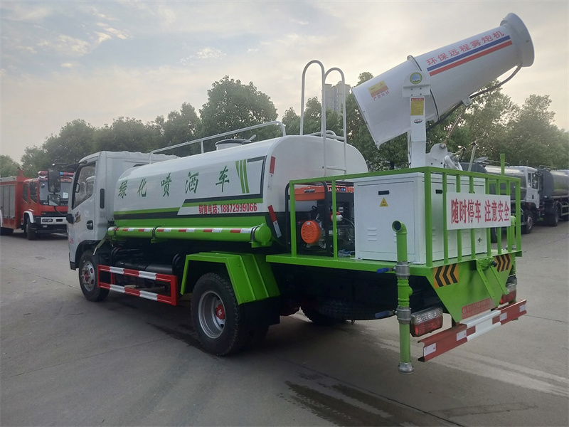 東風(fēng)5方灑水車-藍(lán)牌5方霧炮灑水車 東風(fēng)5方灑水車-藍(lán)牌5方霧炮灑水車