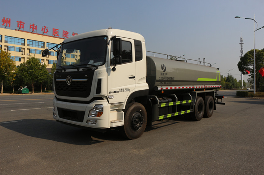 東風(fēng)天龍后雙橋?yàn)⑺? alt=