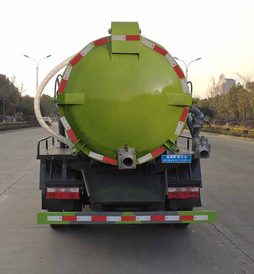 縱昂牌CLT5071GXWEQ6型吸污車(chē) 縱昂牌CLT5071GXWEQ6型吸污車(chē)