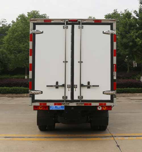 縱昂牌CLT5030XLCBJ6型冷藏車(chē) 縱昂牌CLT5030XLCBJ6型冷藏車(chē)