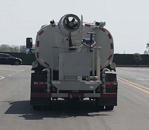 東風牌EQ5107GSS8NDCAC型灑水車 東風牌EQ5107GSS8NDCAC型灑水車