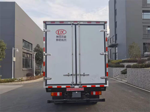 伴君長興牌AAA5041XLCJW6型冷藏車 伴君長興牌AAA5041XLCJW6型冷藏車