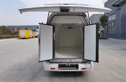 伴君長興牌AAA5032XLCB6型冷藏車 伴君長興牌AAA5032XLCB6型冷藏車