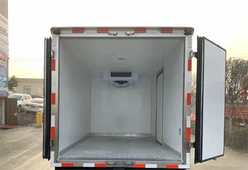 伴君長興牌AAA5031XLC6型冷藏車 伴君長興牌AAA5031XLC6型冷藏車