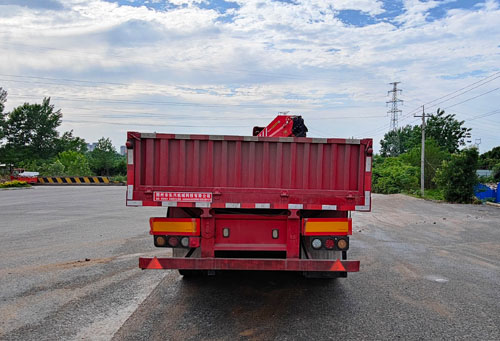 伴君長興牌AAA9400JSQ0型隨車起重運輸半掛車 伴君長興牌AAA9400JSQ0型隨車起重運輸半掛車