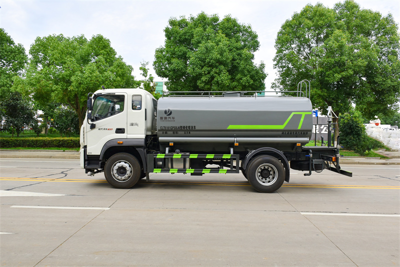 福田 ES7 16 方灑水車產(chǎn)品介紹 福田 ES7 16 方灑水車產(chǎn)品介紹