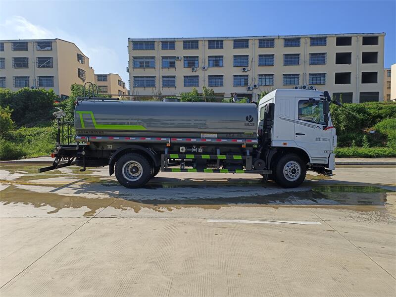 東風華神 14.3 方灑水車產品介紹 東風華神 14.3 方灑水車產品介紹