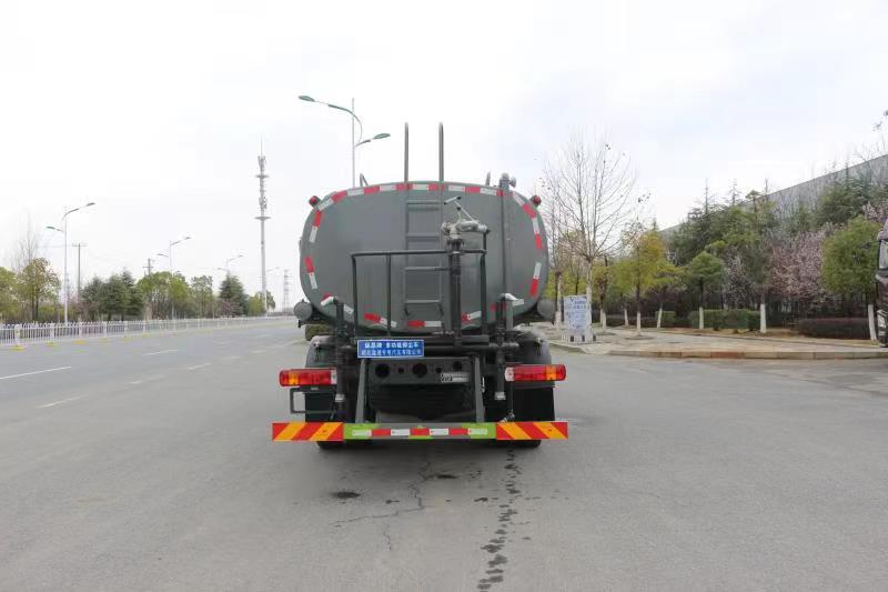 重汽豪沃 14.1 方灑水車產品介紹 重汽豪沃 14.1 方灑水車產品介紹
