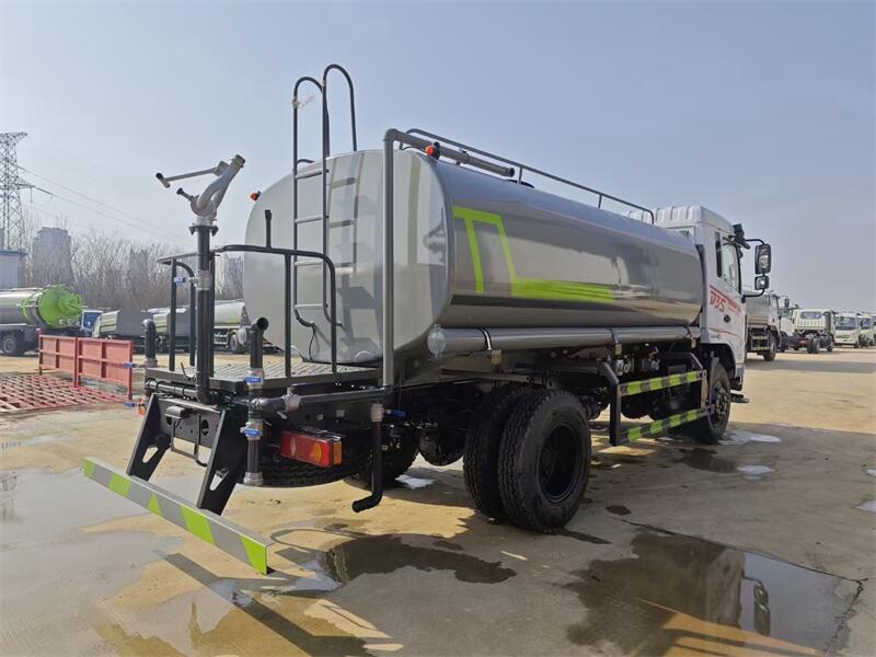 東風D3S玉柴170匹馬力灑水車產品介紹 東風D3S玉柴170匹馬力灑水車產品介紹