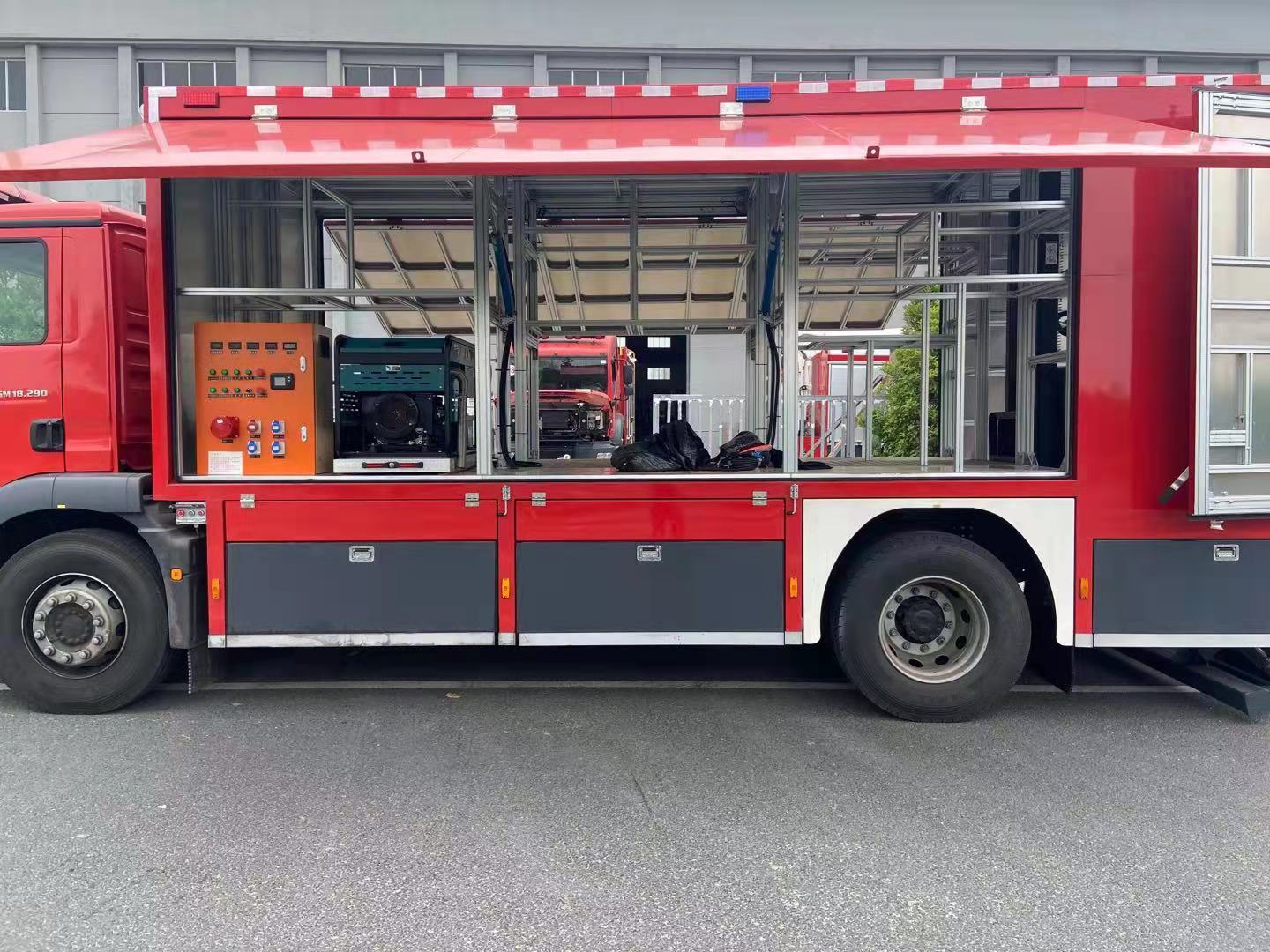 程力威牌CLW5140TXFQC200/M型器材消防車 程力威牌CLW5140TXFQC200/M型器材消防車