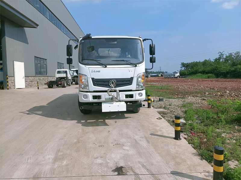 工地抑塵灑水車-建筑工地降塵灑水車的功能和作用www.dfssc888.cn 工地抑塵灑水車-建筑工地降塵灑水車的功能和作用www.dfssc888.cn