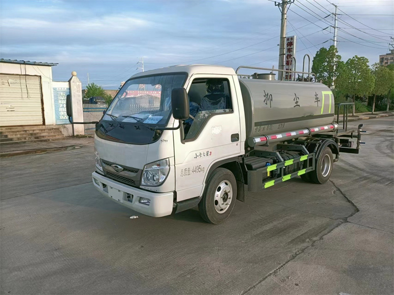十噸的灑水車多少錢-灑水車廠家官網www.dfssc888.cn 十噸的灑水車多少錢-灑水車廠家官網www.dfssc888.cn