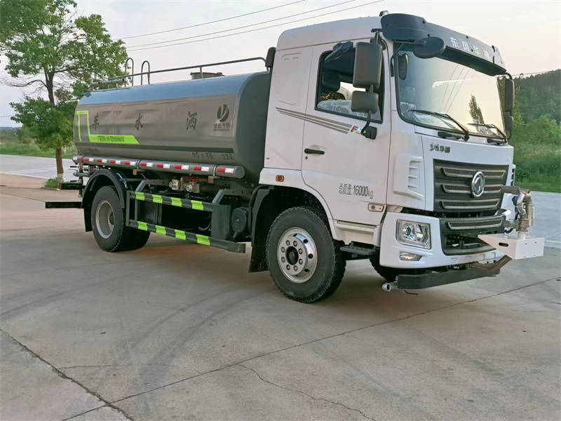 東風(fēng)華神12噸灑水車 東風(fēng)華神12噸灑水車