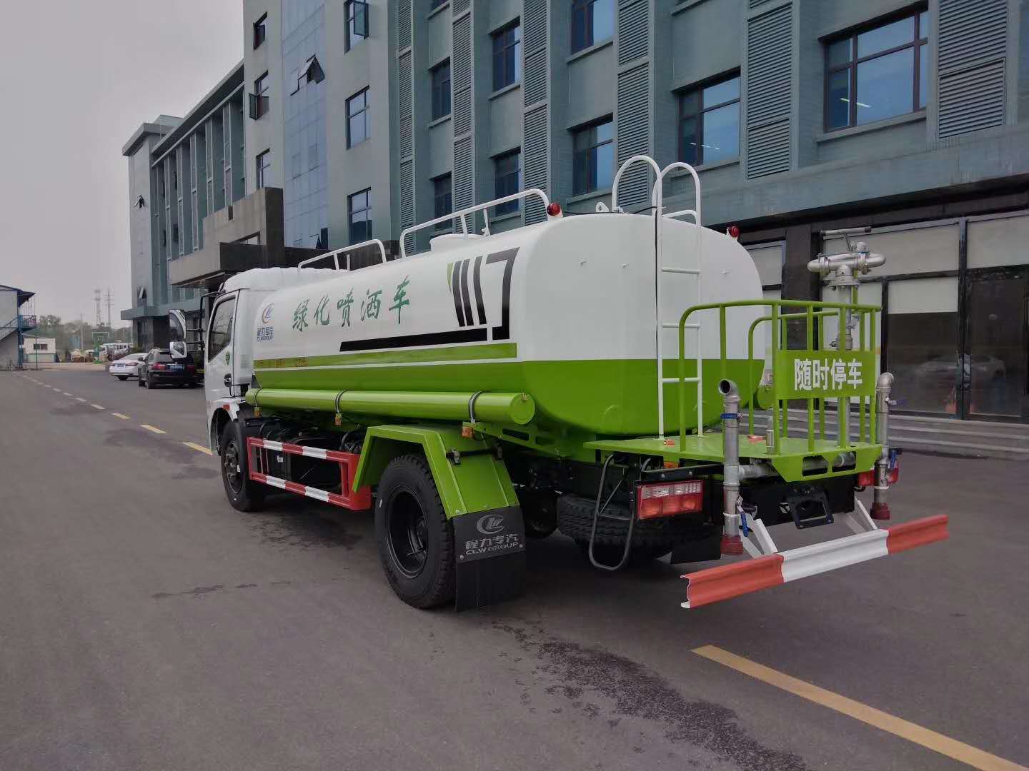 東風大多利卡8噸灑水車